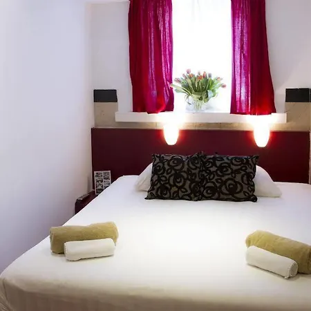 Floris Hotell 2*